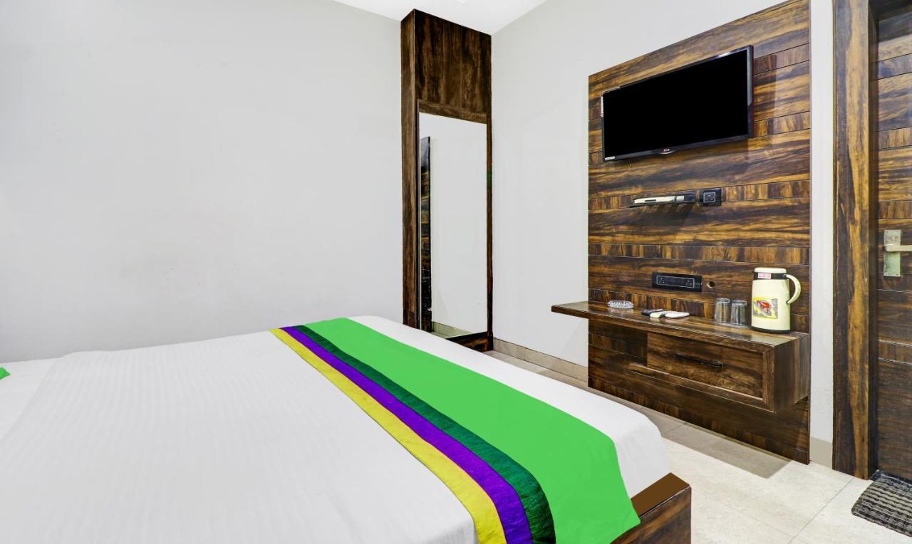 Itsy Hotels Anjali Mahal 500, Mtrs From Mathura Railway Station Exterior foto