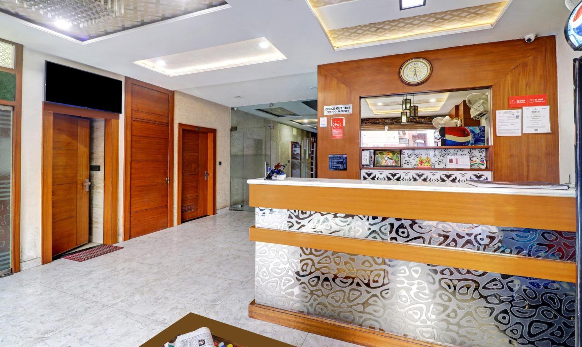 Itsy Hotels Anjali Mahal 500, Mtrs From Mathura Railway Station Exterior foto